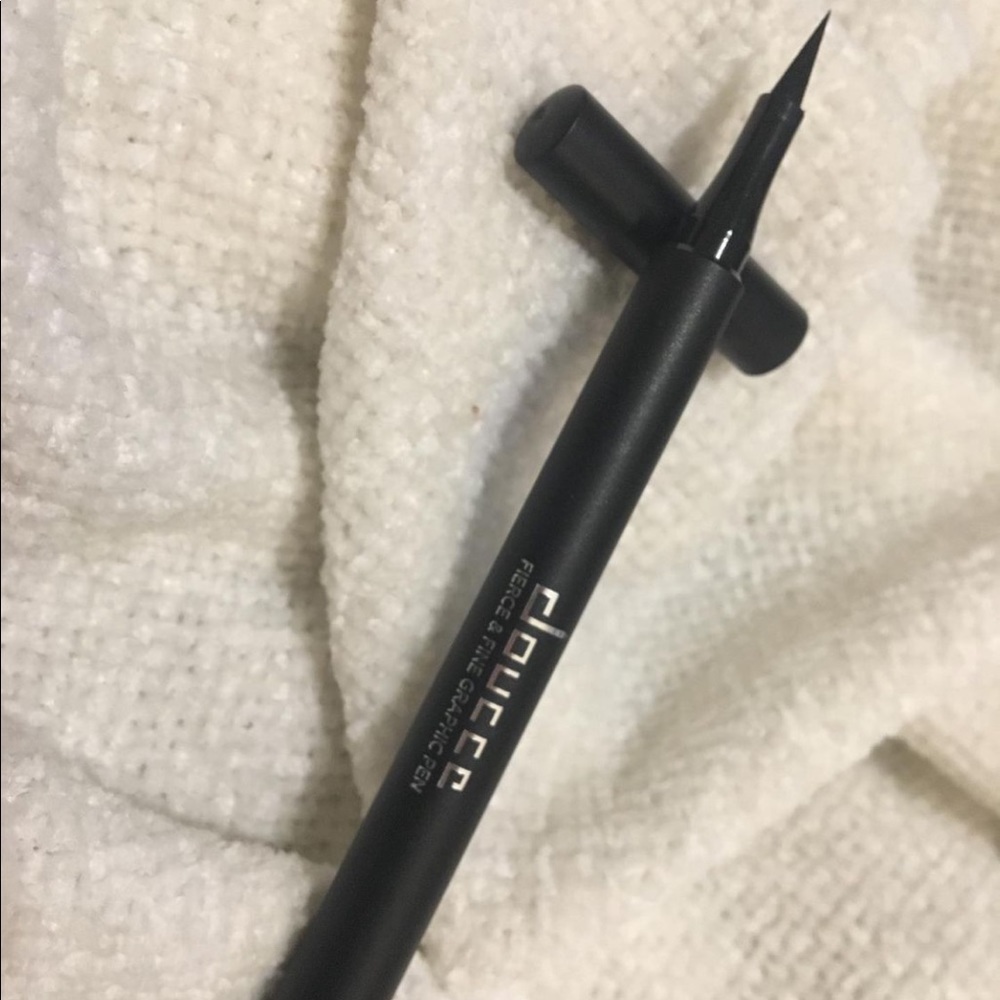 Doucce Fierce and Fine graphic pen